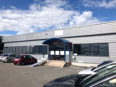 À vendre local d'activité de 2 000 M2 dans la zone de Trépillot à Besançon 1695000 25000 Besancon