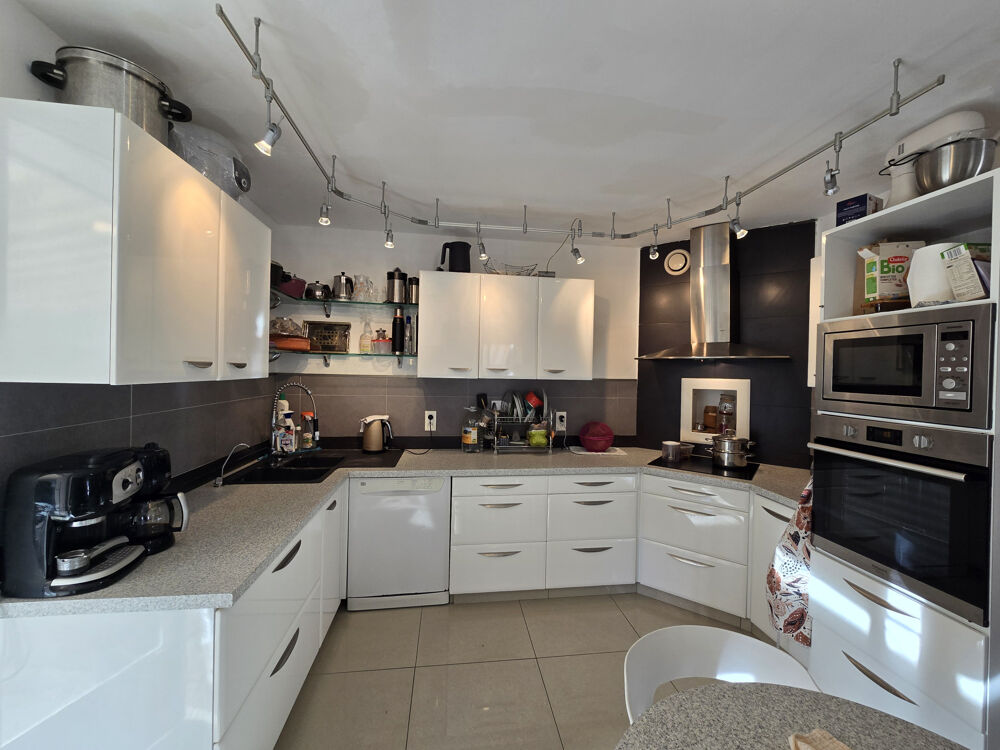 Vente Maison Maison familiale 6 pièces   174 m2   Piscine & sous-sol complet Vaivre et montoille