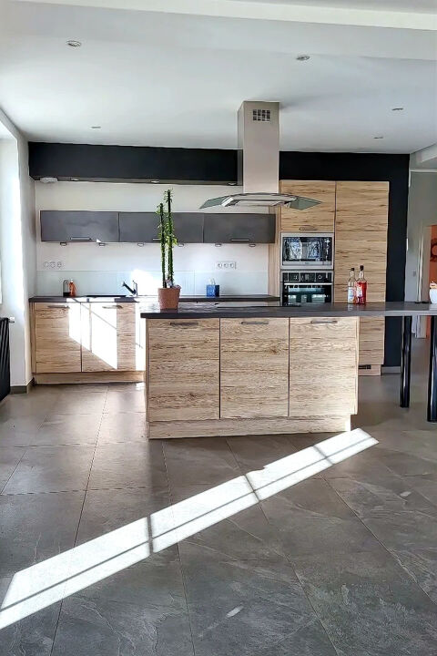   Superbe maison familiale Maison - 8 pi�ce(s) - 235 m�