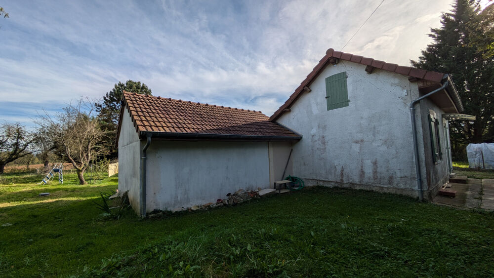 Maison au calme avec grand terrain