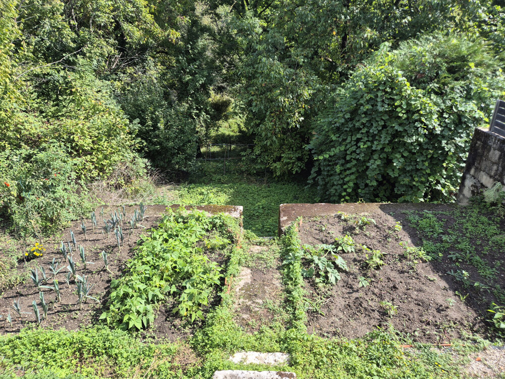 Vente Maison Maison de village de 82m2 avec grande grange + jardin Roches sur marne