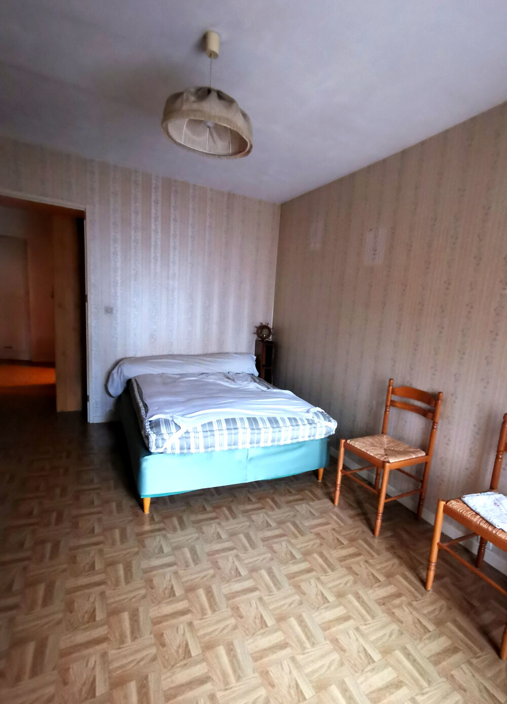 Vente Maison MAISON DE VILLAGE DE CARACTÈRE   160m2   UN BEAU POTENTIEL À RÉVÉLER ! Raze