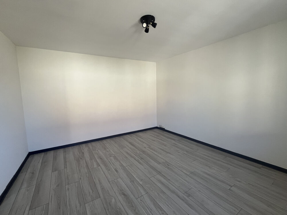 Vente Maison immeuble compos�e de 2 appartements de type 3, 85 m2 et de type4 , 100 m2 avec terrain ind�pendant Bougnon