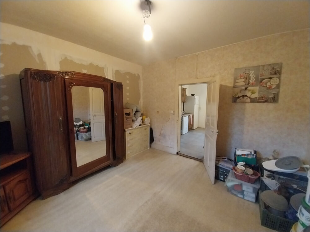 Maison familiale avec terrain et ruisseau à Corravillers
