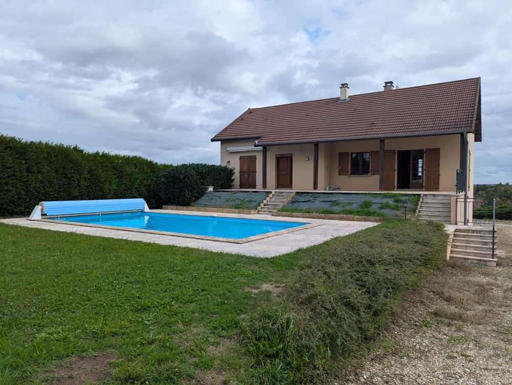 Maison familiale avec piscine à Gray