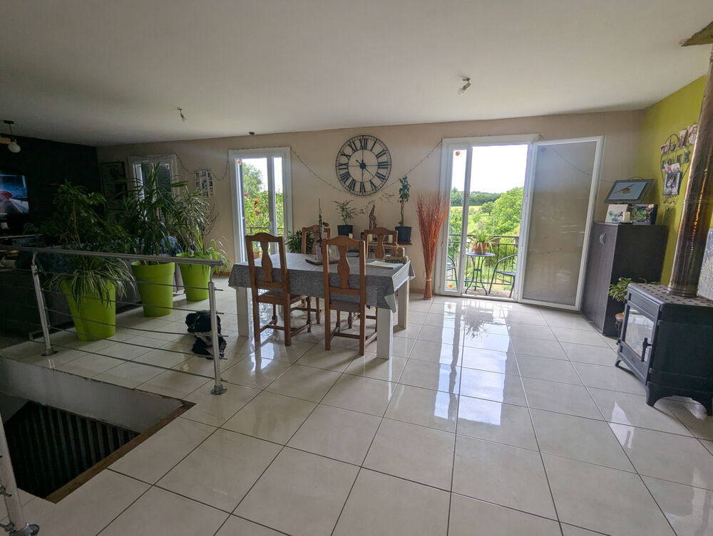 Pavillon sans mitoyenneté sur 1440 m2 à Oyriers