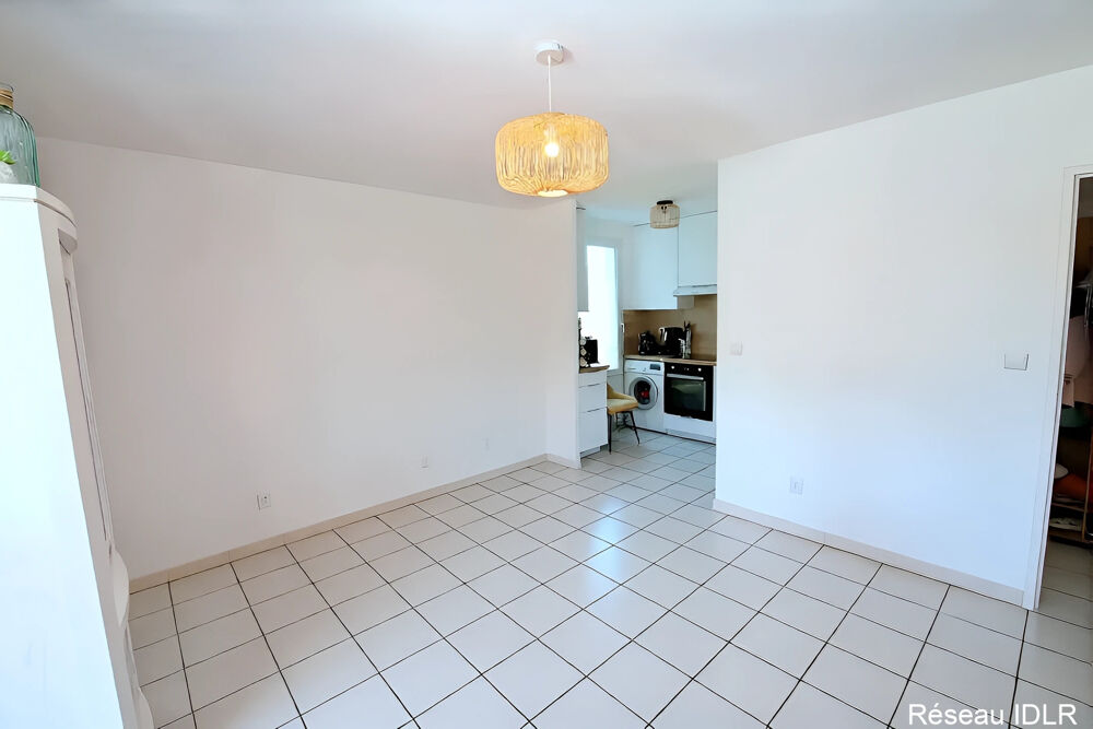 Vente Appartement Elegant T2 avec terrasse et place de parking privative - Hyères Ouest Hyères