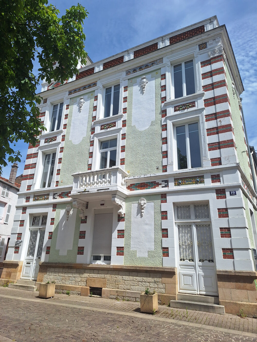 Immeuble de prestige de 106 m2 habitables proche thermes et casino