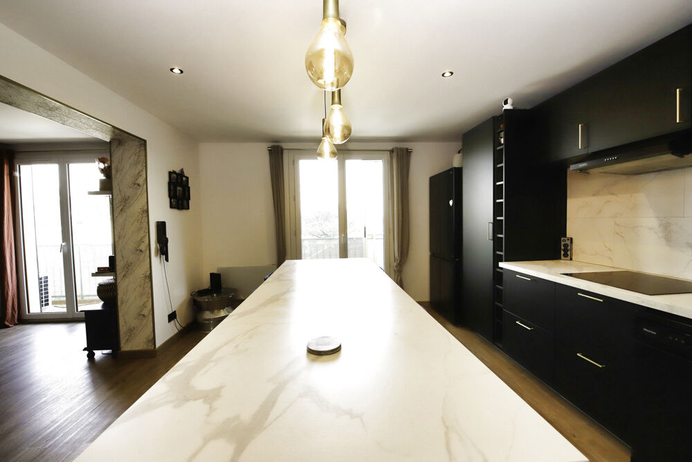 Appartement T4 3 chambres, balcon et garage à vendre à Hyères, quartier de la gare