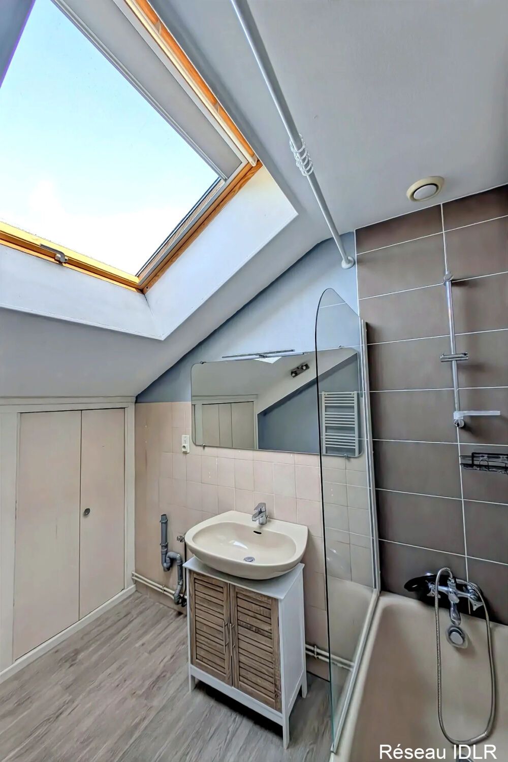 Vente Appartement OYONNAX : T3 lumineux    77 m2 au sol   Petite résidence Oyonnax