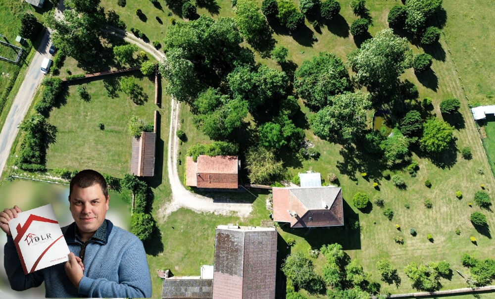 Demeure de Caractère de 1825 L'ancien « Château de Saulxures » sur son domaine d'un hectare