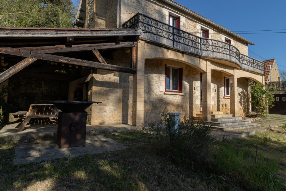 Propriété en pierre à découvrir à Groléjac