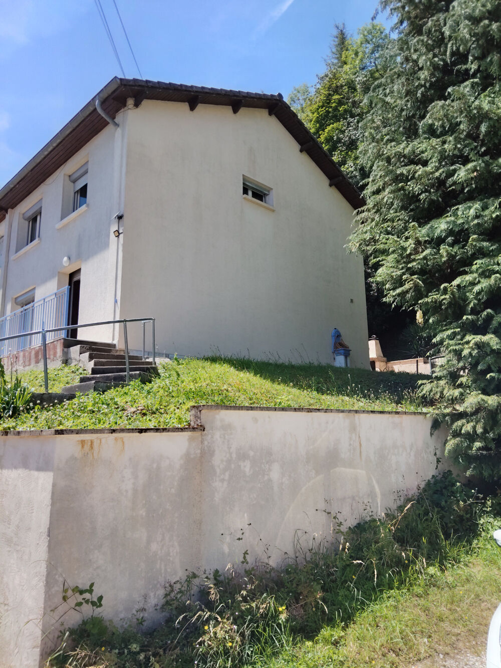 Maison type 5 sur sous-sol jumelée d'un côté