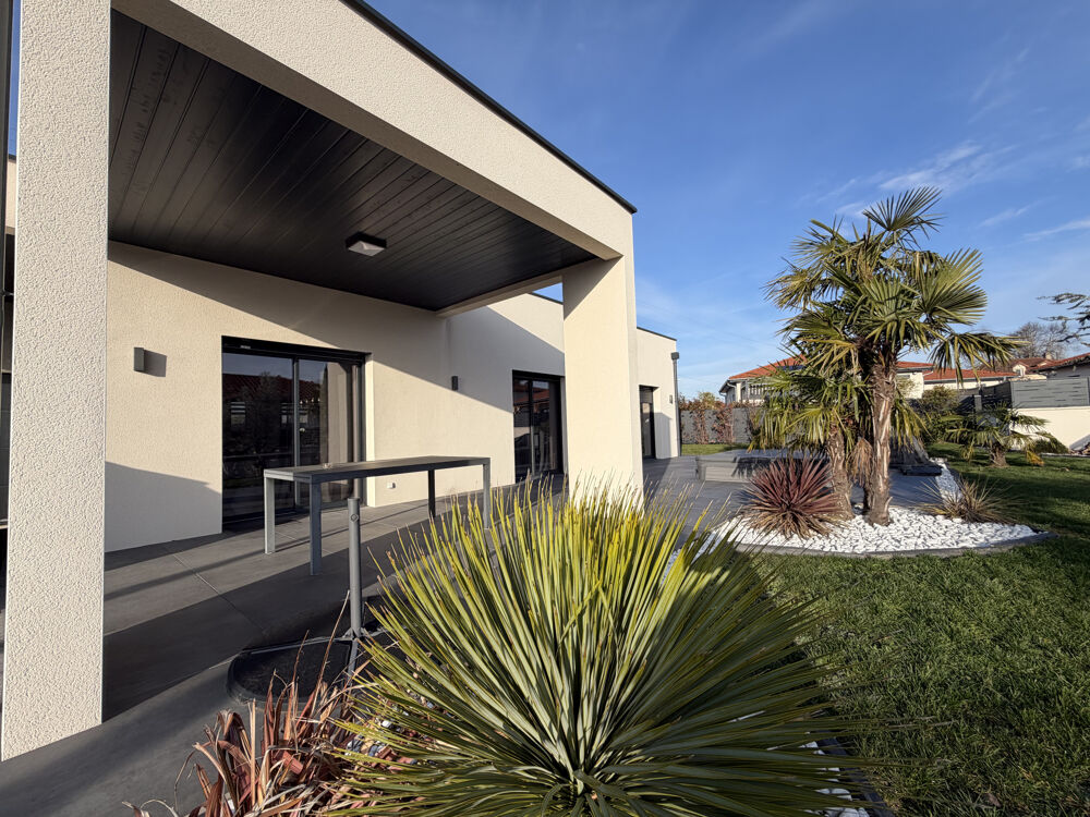 Vente Maison VILLA CONTEMPORAINE A TOIT PLAT RECENTE D'ENVIRON 110 M2 SUR TERRAIN D'ENVIRON 650 M2 Perreux