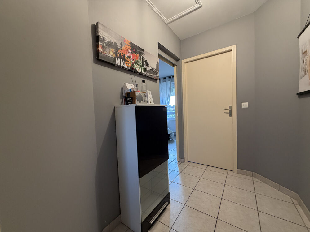 BEL APPARTEMENT DERNIER ETAGE AVEC TERRASSE