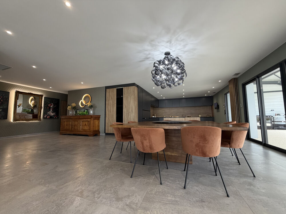 BIEN D'EXCEPTION VILLA CONTEMPORAINE D'ENVIRON 230 M2 SUR 2400 M2