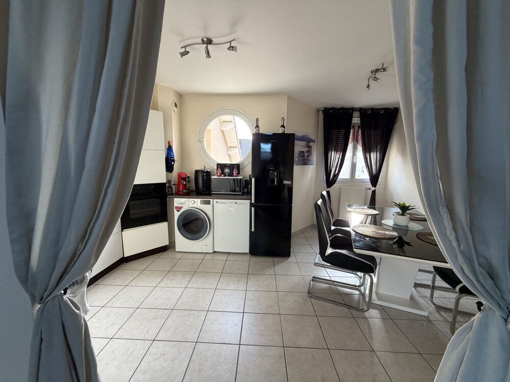 RIORGES RARE COQUET TYPE 3 AVEC TERRASSE AU DERNIER ETAGE RESIDENCE SECURISEE
