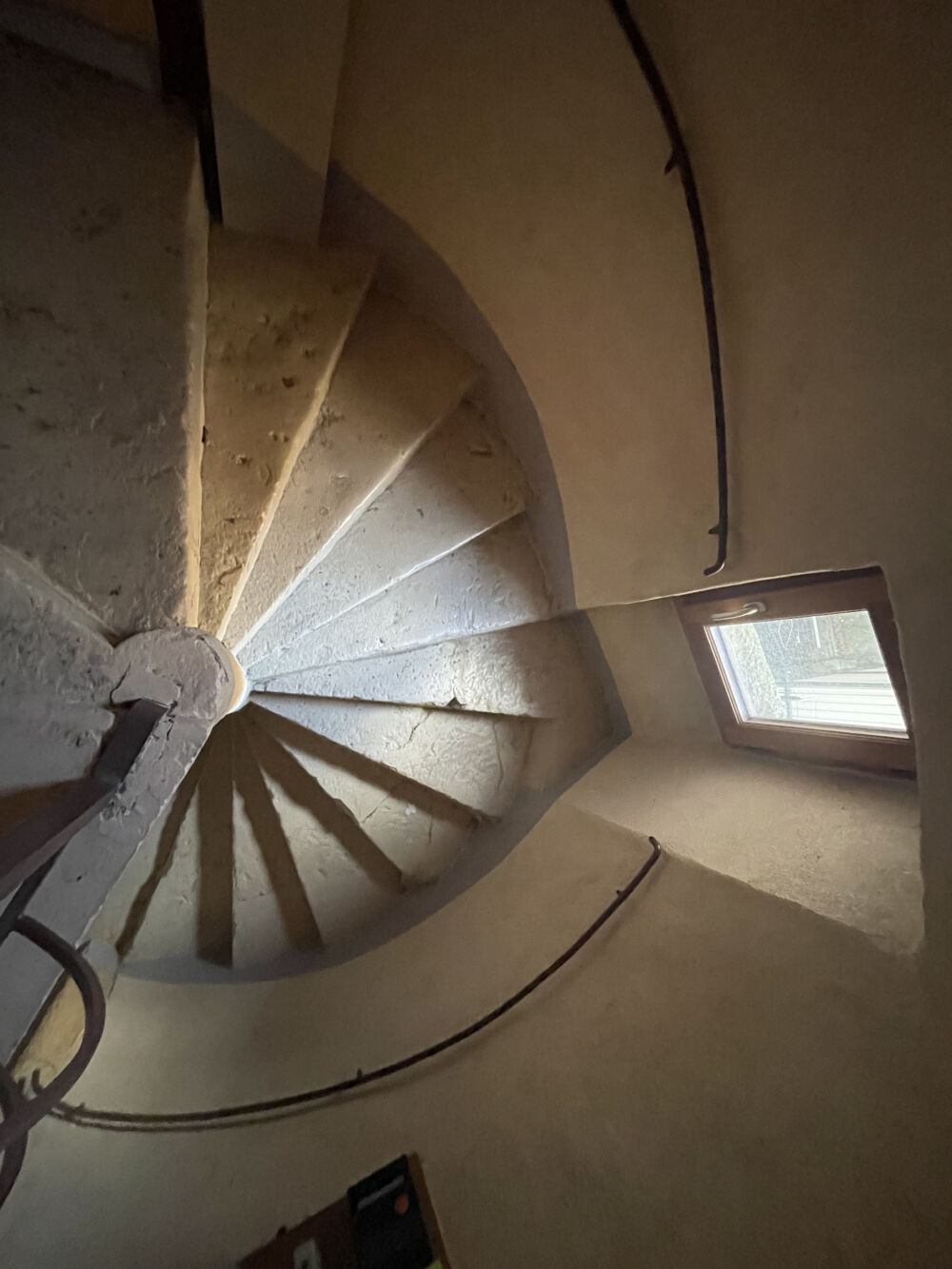 RARE INVESTISSEMENT LOCATIF APPARTEMENT D'ENVIRON 51 M2 A RENOVER