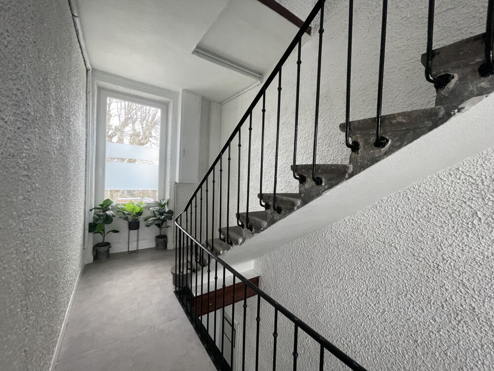 Vente Immeuble INVESTISSEMENT IMMEUBLE AVEC 6 APPARTEMENTS ET UN FONDS DE COMMERCE St romain la motte