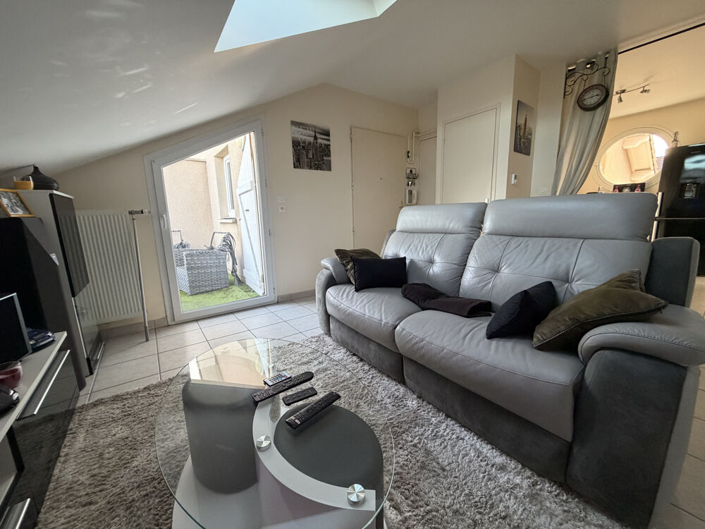 RIORGES RARE COQUET TYPE 3 AVEC TERRASSE AU DERNIER ETAGE RESIDENCE SECURISEE