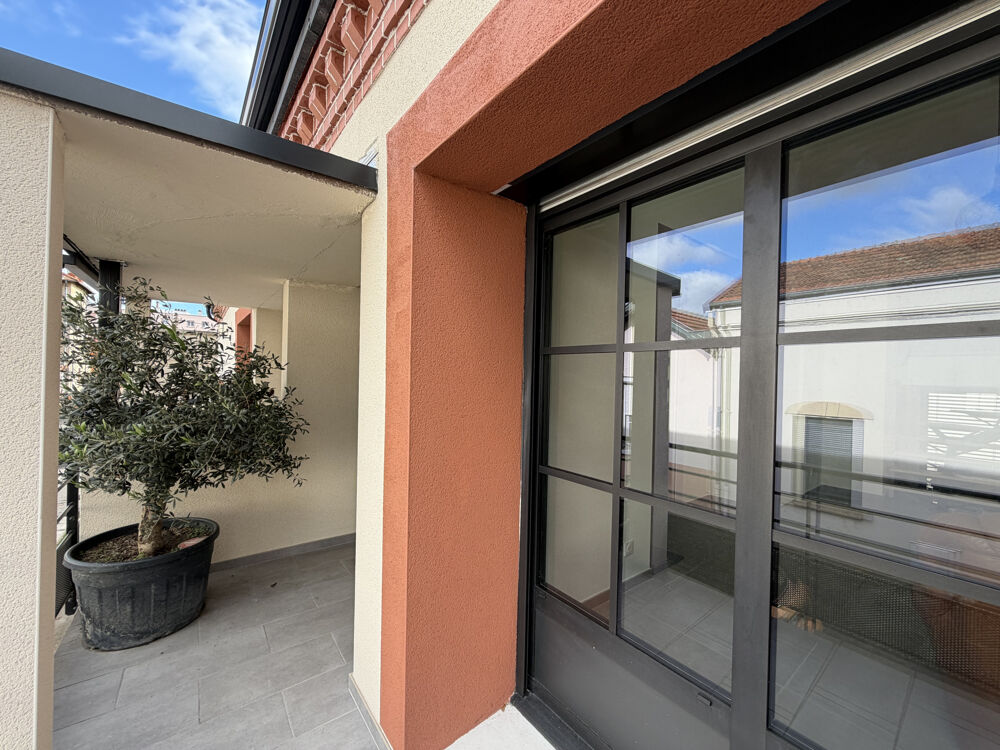 Vente Maison BIEN D'EXCEPTION MAISON DE VILLE DE 140 M2 AVEC TERRASSE PRIVATIVE SANS VIS A VIS ET 140 M2 DE DEPENDANCES Riorges