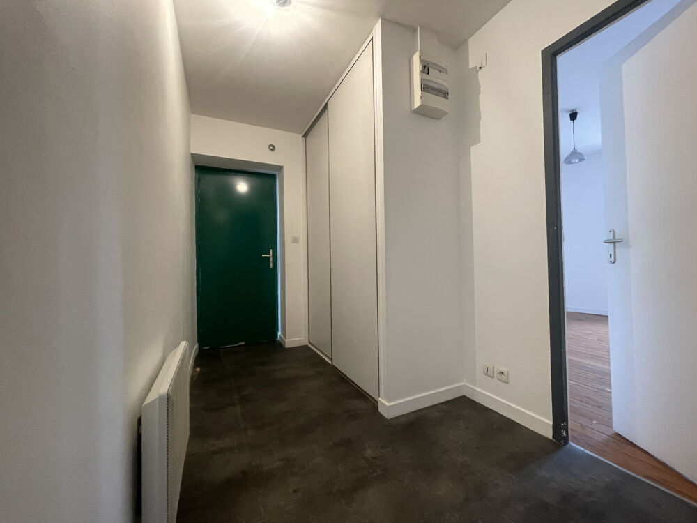 Vente Immeuble INVESTISSEMENT IMMEUBLE AVEC 6 APPARTEMENTS ET UN FONDS DE COMMERCE St romain la motte