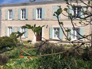  Propriété/château à vendre 8 pièces 253 m²