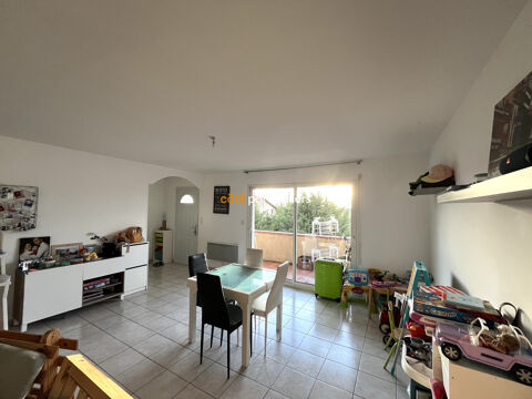 Appartement de type 4 d'une surface de 106m2 avec balcon et parking 850 Labastide-Saint-Pierre (82370)