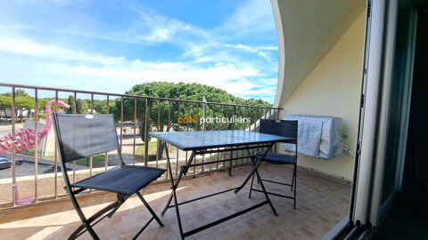 Studio cabine avec piscine de 20,24m2,  terrasse de 5,80m2 exposée EST, parking privée. 142000 Port Camargue (30240)