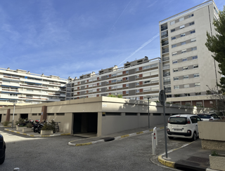  Appartement  vendre 4 pices 80 m Marseille