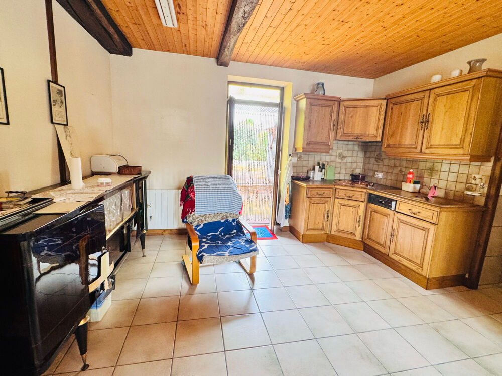 Ensemble immobilier 3 logements existants Centre-ville de Louhans terrain d'environ 2000 m2