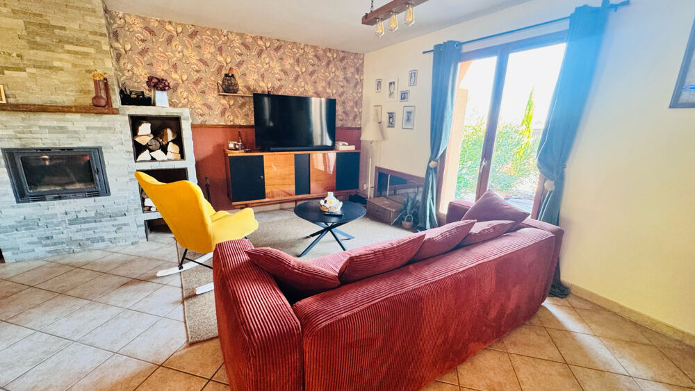 THUREY Une maison familiale avec piscine et de superbes extérieurs