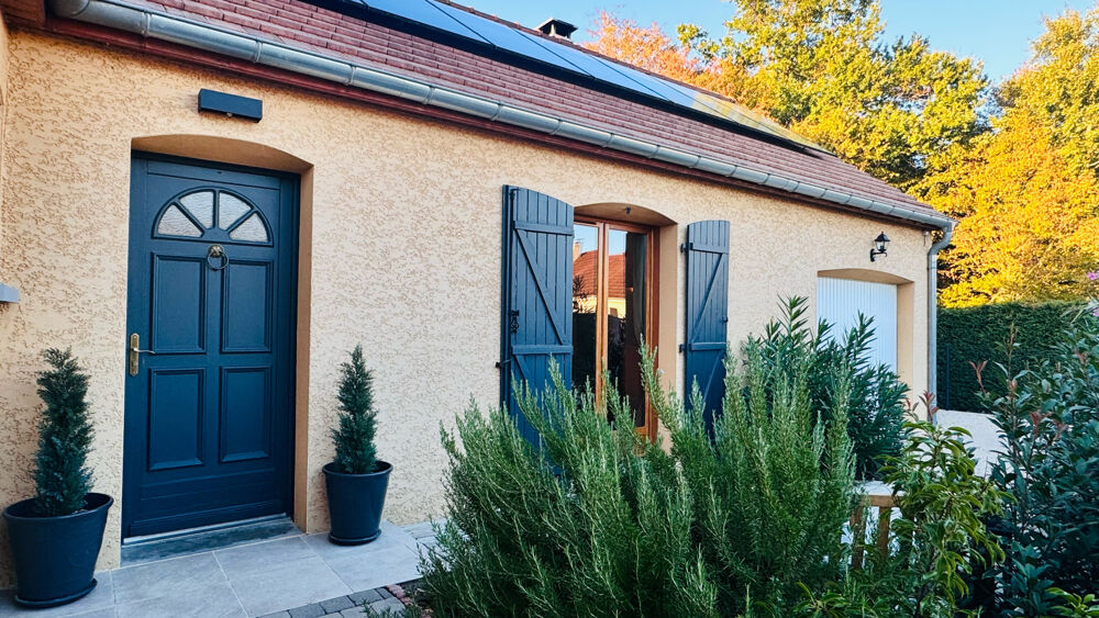 THUREY Une maison familiale avec piscine et de superbes extérieurs