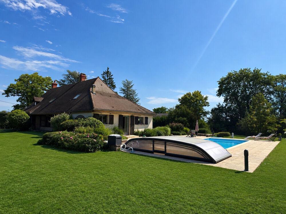 Vente Propriété/Château Propriété bressane de caractère avec piscine, logement indépendant et parc arboré   Saillenard Saillenard