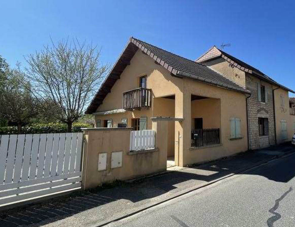 Maison 6 pièces 170 m² · à St Germain du Bois · 170 m² · 185 000 €