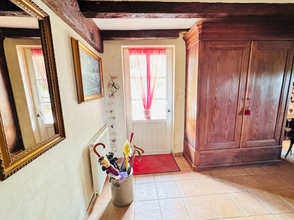 Vente Maison Ferme bressane de caractère, dépendance exceptionnelle et plus de 8 700 m2 de terrain Lessard en bresse
