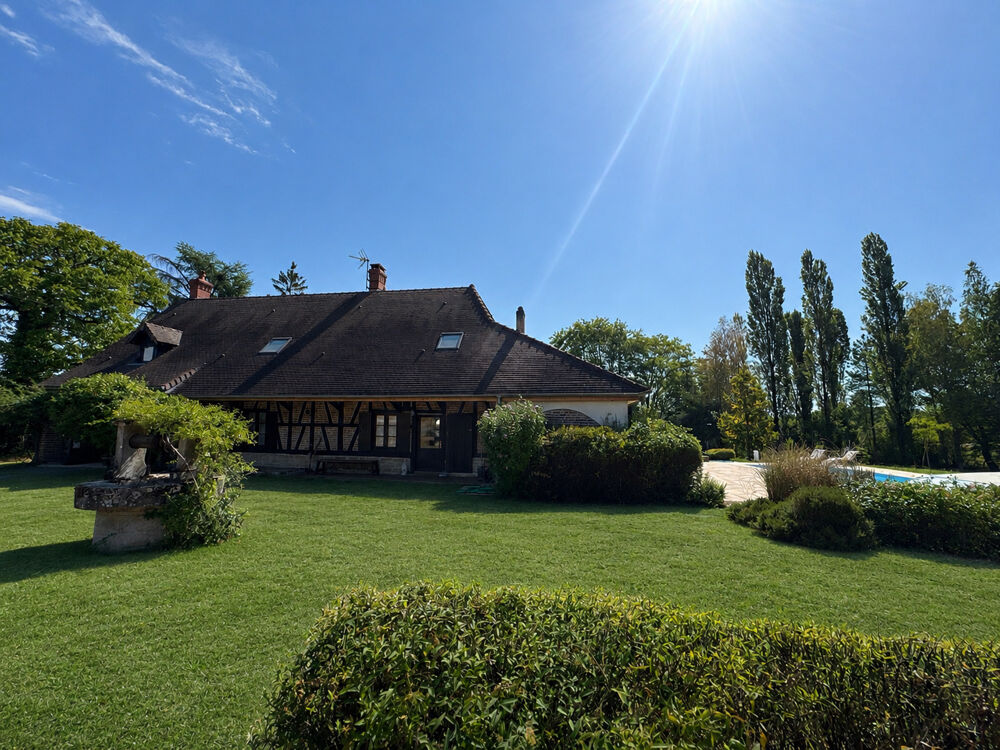 Vente Propriété/Château Propriété bressane de caractère avec piscine, logement indépendant et parc arboré   Saillenard Saillenard