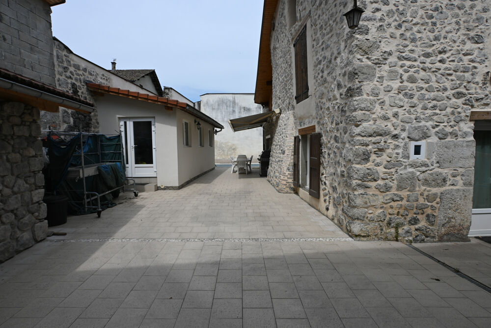 Maison de village avec piscine - 2 chambres centre du village