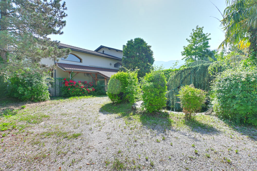 Maison 210 M2 avec terrain 970 M2