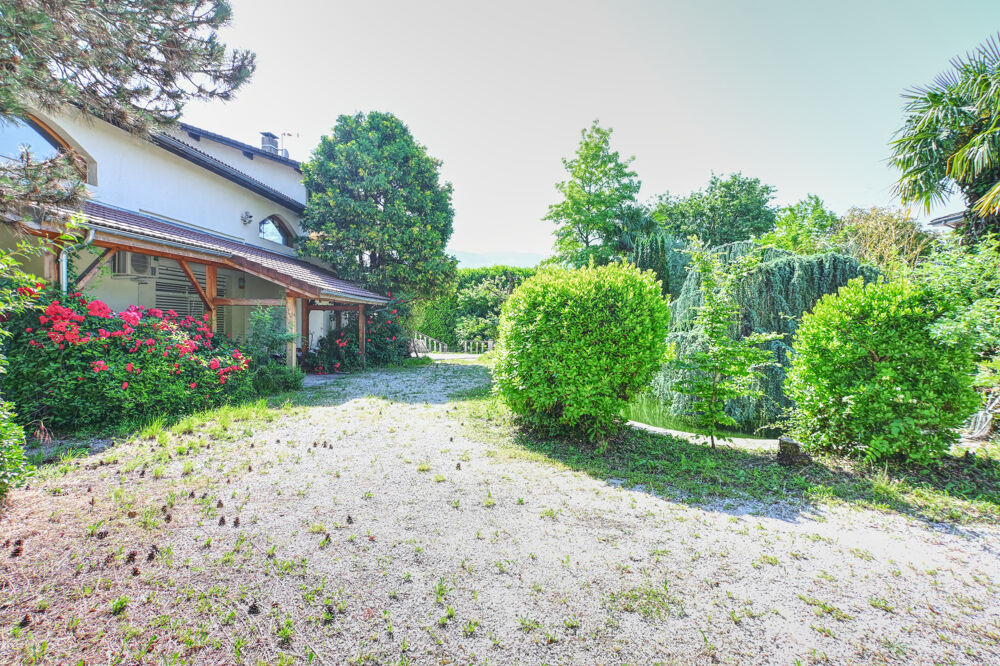 Maison 210 M2 avec terrain 970 M2