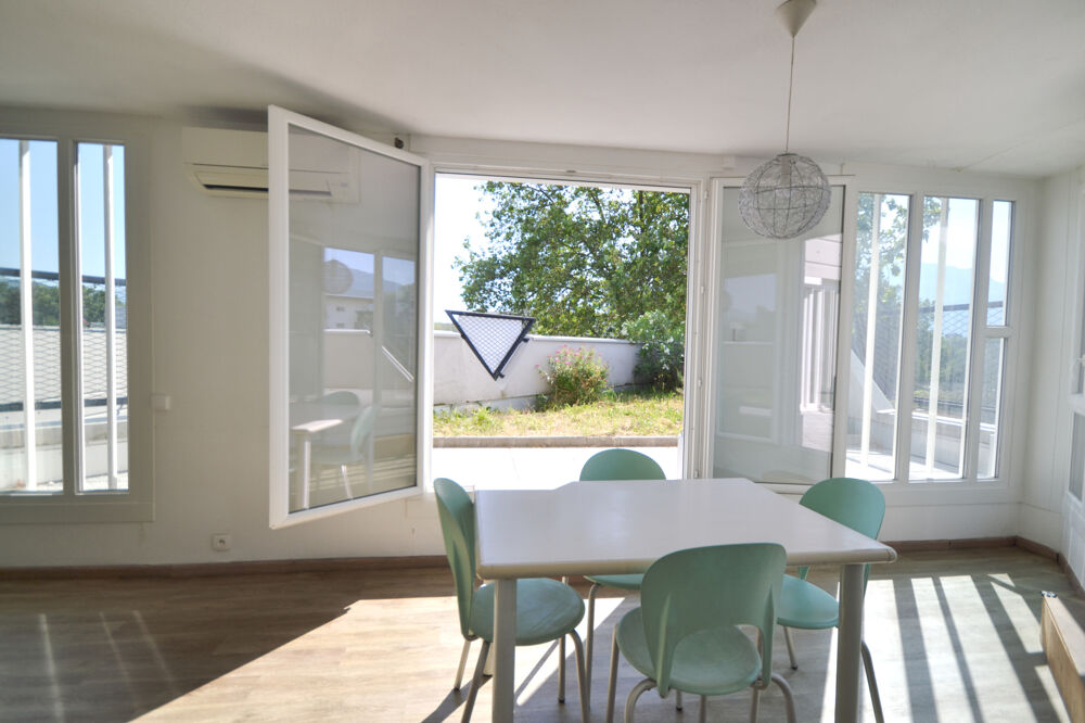 Exclusivité sur Saint-Martin-d'Hères - Appartement de 4 pièces avec 2 terrasses proche de toutes les commodité