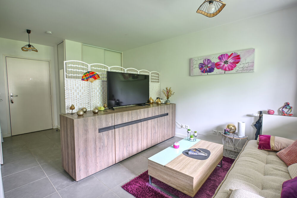À VENDRE Appartement T1 de 30 m2 avec terrasse, parking privé et cellier Résidence récente de 2019