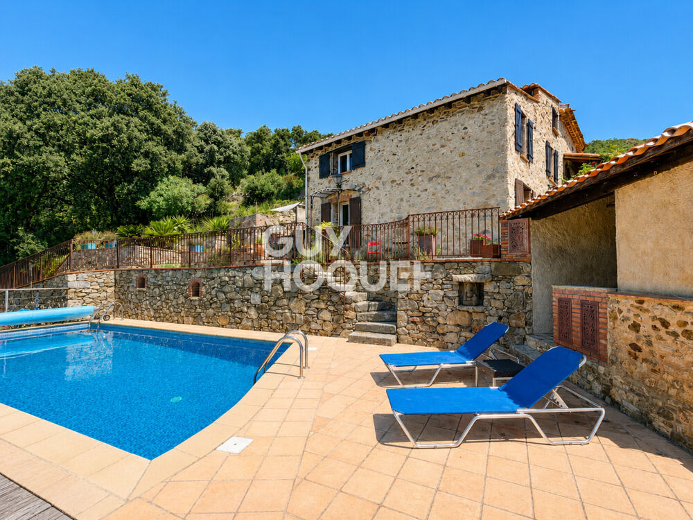 Maison 11 pièces 257 m² · à Montbolo · 257 m² · 825 000 €