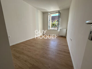  Appartement à louer 3 pièces 75 m²