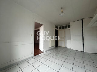  Appartement à louer 3 pièces 81 m²