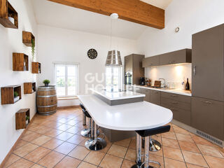  Appartement à louer 4 pièces 131 m²