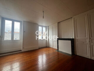  Appartement à louer 3 pièces 81 m²