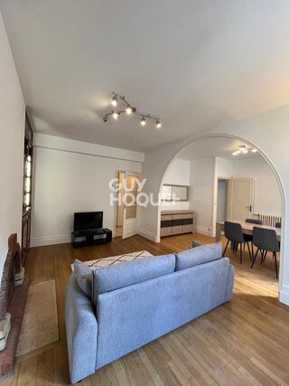  Appartement à louer 3 pièces 77 m²