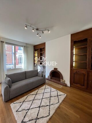  Appartement à louer 3 pièces 77 m²