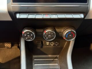 Clio 1.0 TCE 90CH LIMITED // 1&Egrave;RE MAIN // CARPLAY// CAM&Eacute;RA DE REC 2021 occasion 33320 Eysines